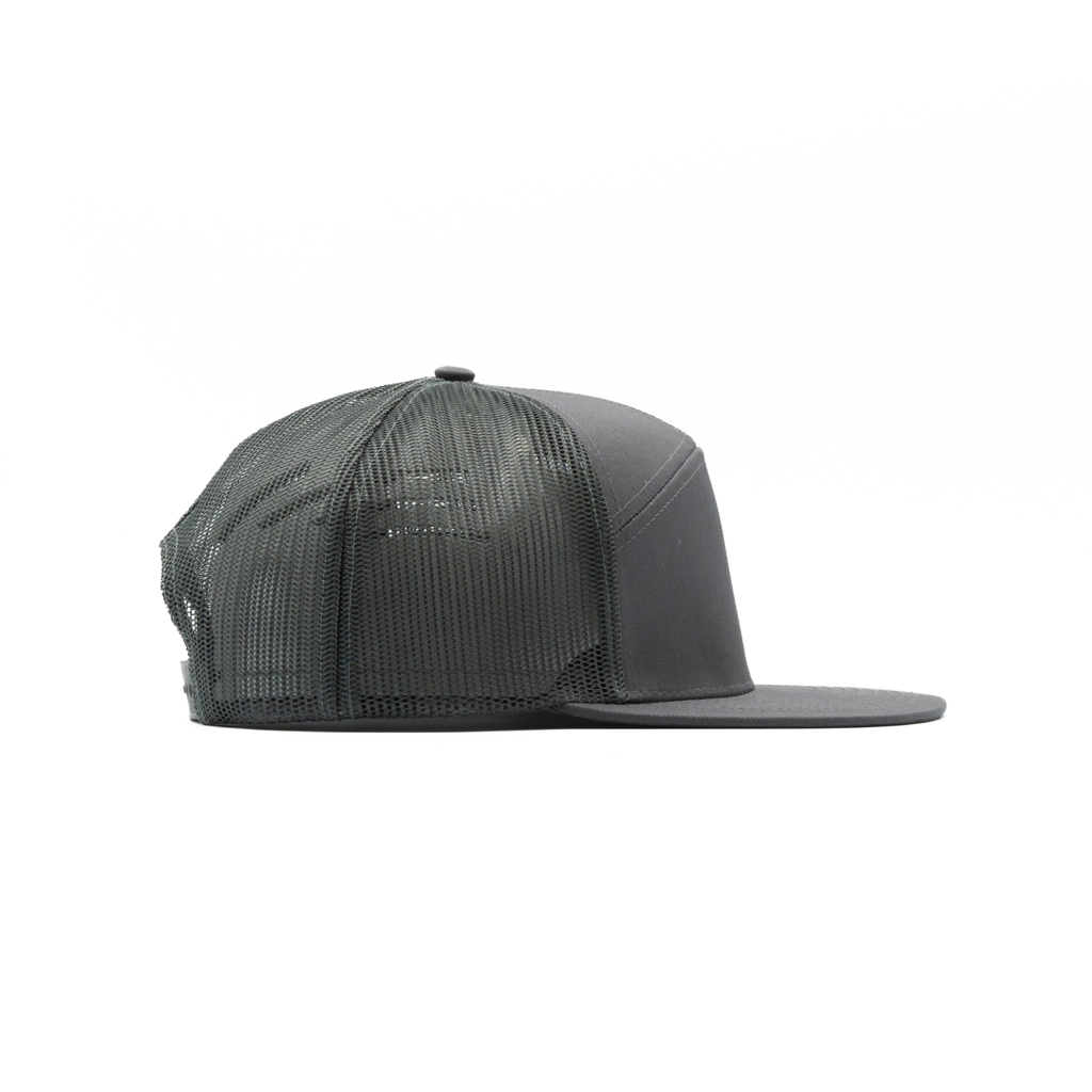 635 — 7 Panel Mesh Trucker